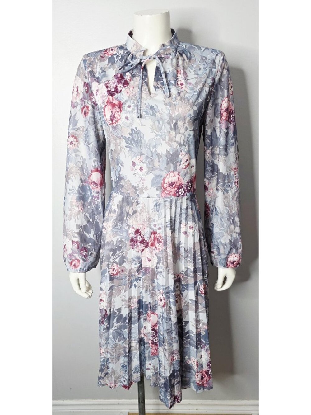 Vintage 1970s D'Allaird's Floral Pleated Dress – Made in Canada